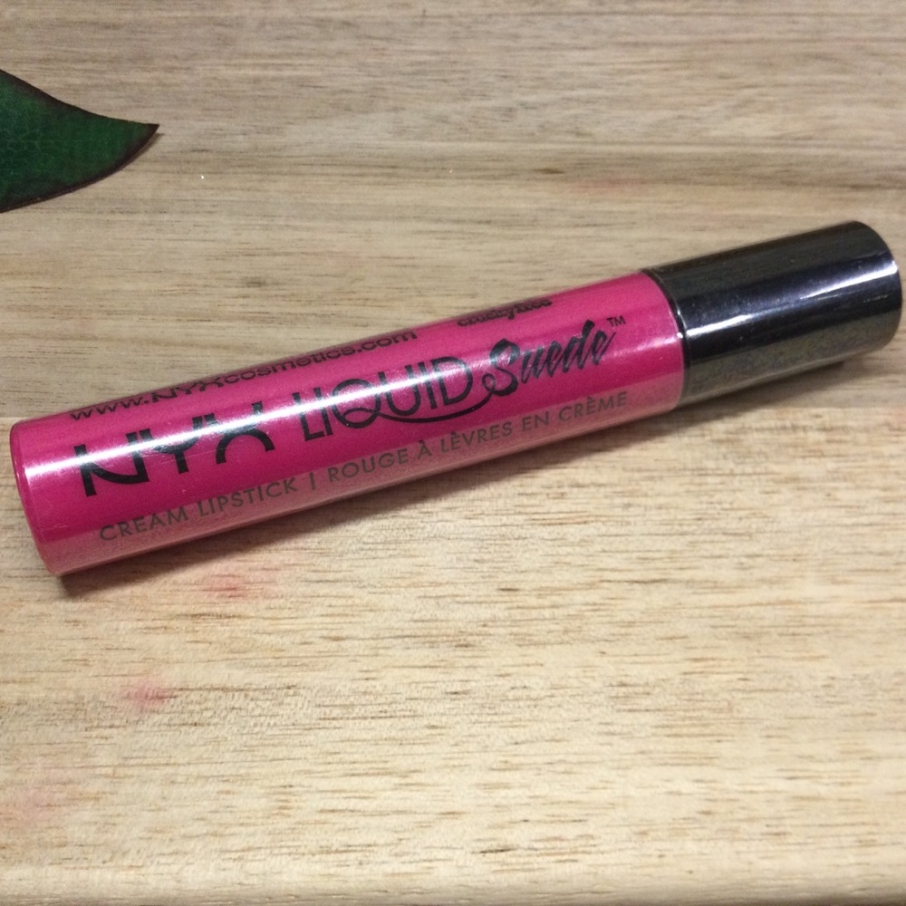 BNIP NYX Liquid Suede Cream Lipstick - Pink Lust